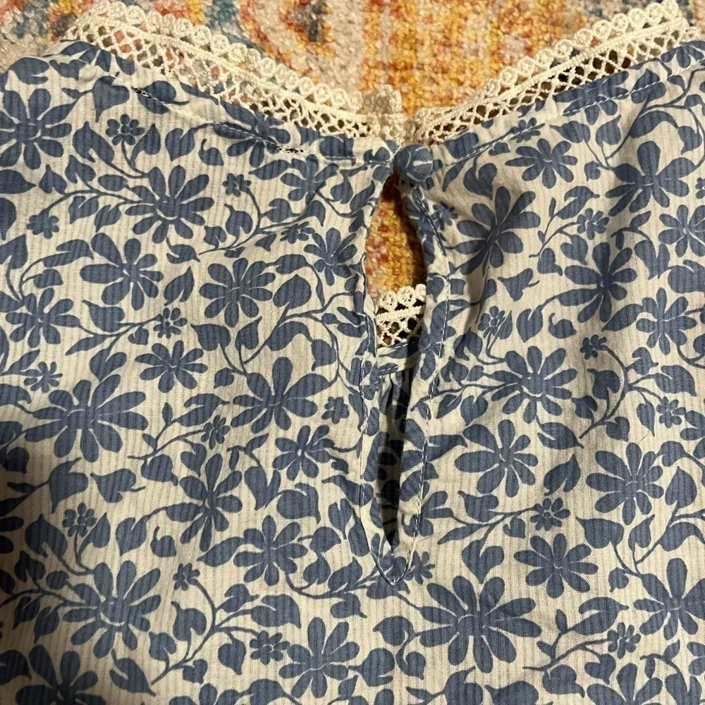 J. Crew blue and white puff-sleeve eyelet lace ruffle detail top